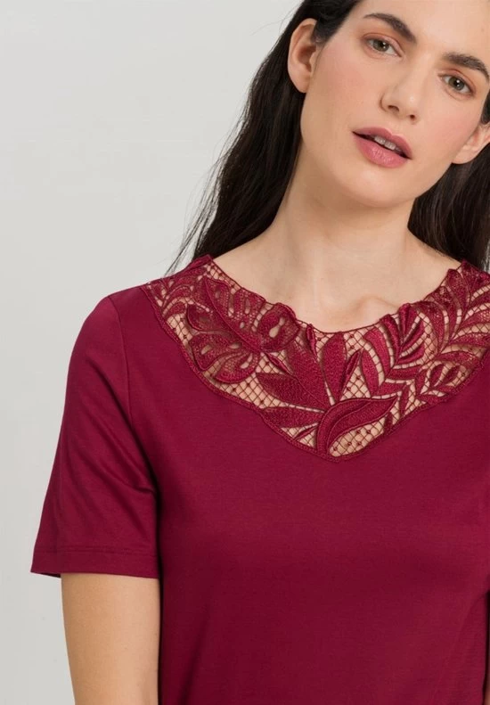 Hanro Zelda Short Sleeved Nightdress 076971 Burgundy - Image 4