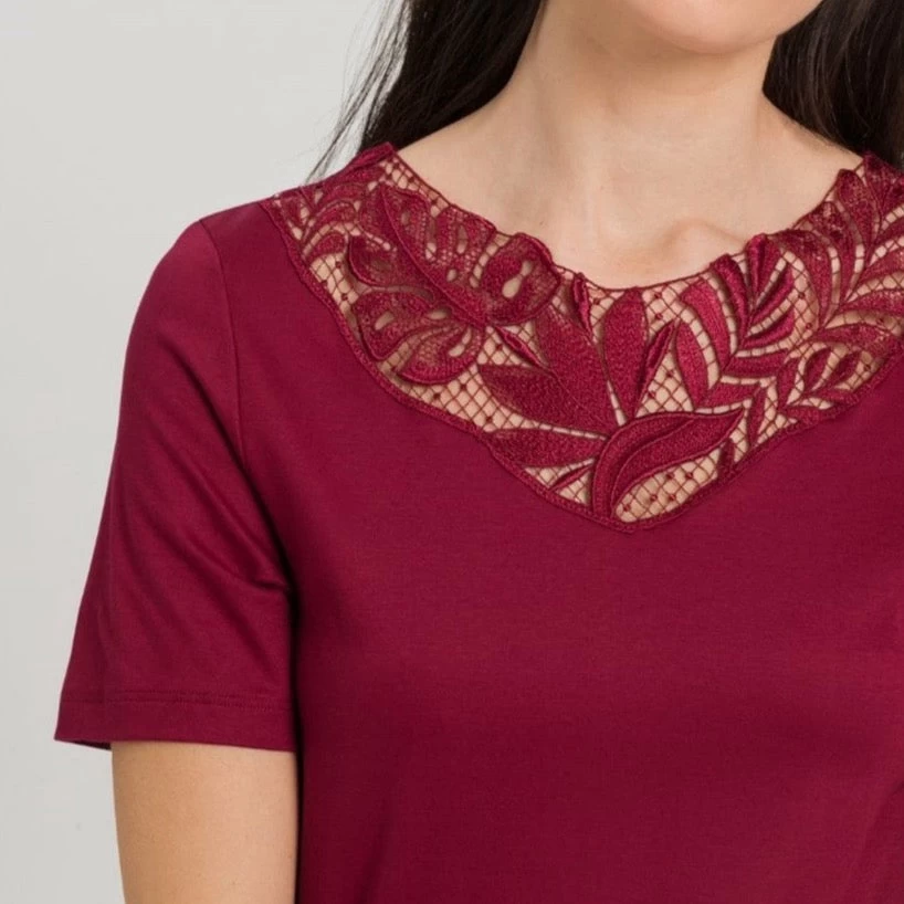 Hanro Zelda Short Sleeved Nightdress 076971 Burgundy