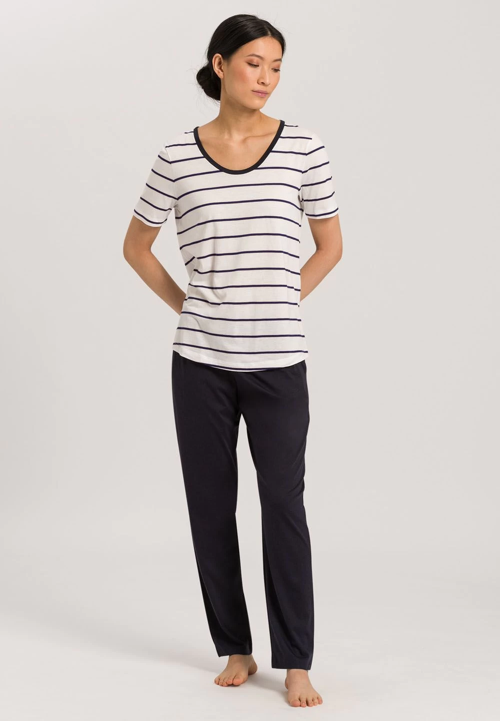 Hanro Laura Short Sleeve Pyjama - Image 2